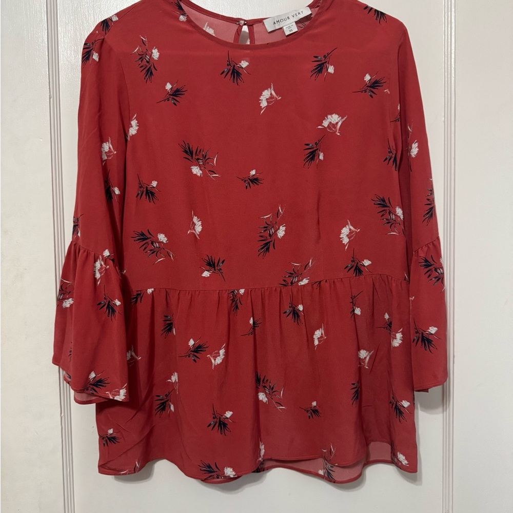 Amour Vert Scarlet 100% Silk XS Floral Top